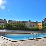 Apartmán 6 Pers Avec Piscine, Terrasse & Parking Prive - Confort Et Proche Commodites - Fr-1-387-135